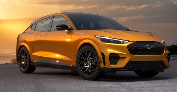 포드 머스탱 마하-E [사진: 셔터스톡]