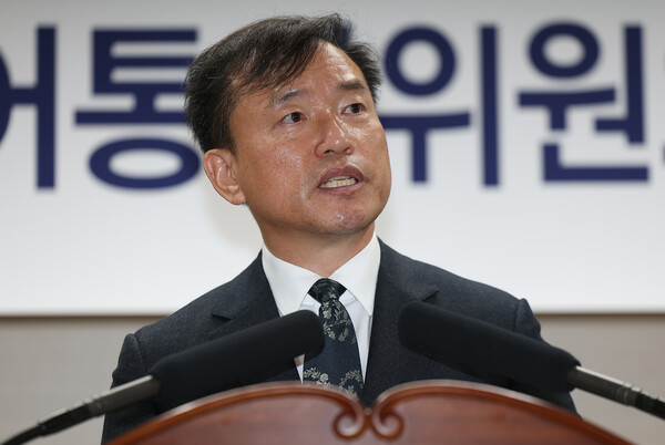  김종철 방송미디어통신위원장이 이동통신 3사 대표들을 만나 업계 의견을 청취하고 관련 정책을 구체화한다. [사진: 연합뉴스]