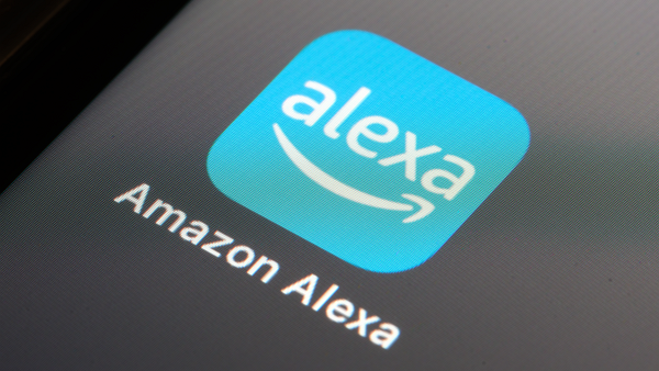 아마존 알렉사 개편이 어려움을 겪고 있다는 보고서가 나왔다. [사진: 셔터스톡]