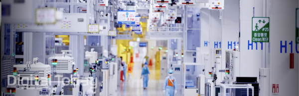 삼성전자 반도체 생산 시설 내부 [사진: 삼성전자]