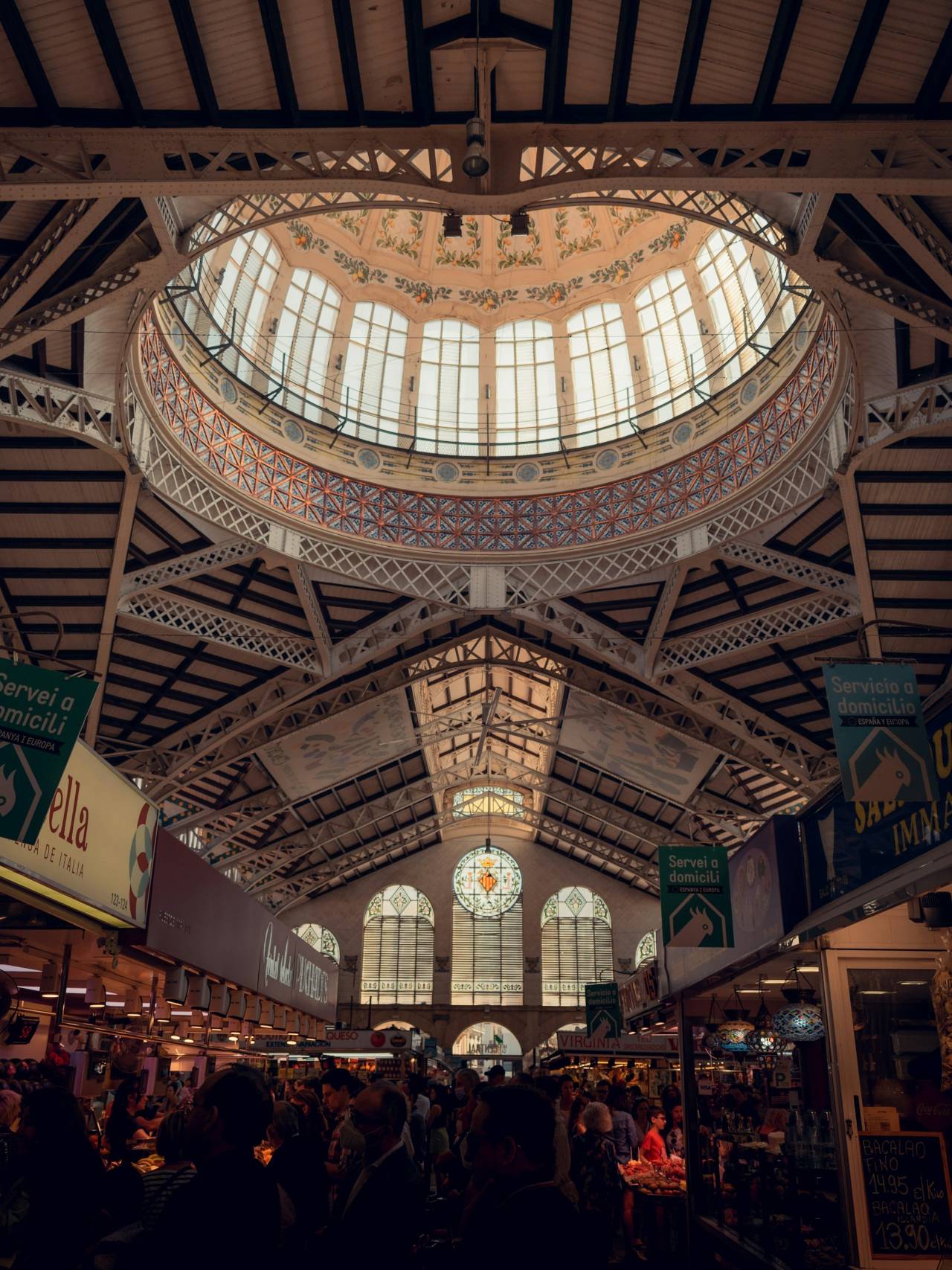 유럽에서 가장 예쁘다는 발렌시아 중앙시장 / 사진=unsplash@Aldara Gutierrez Pol