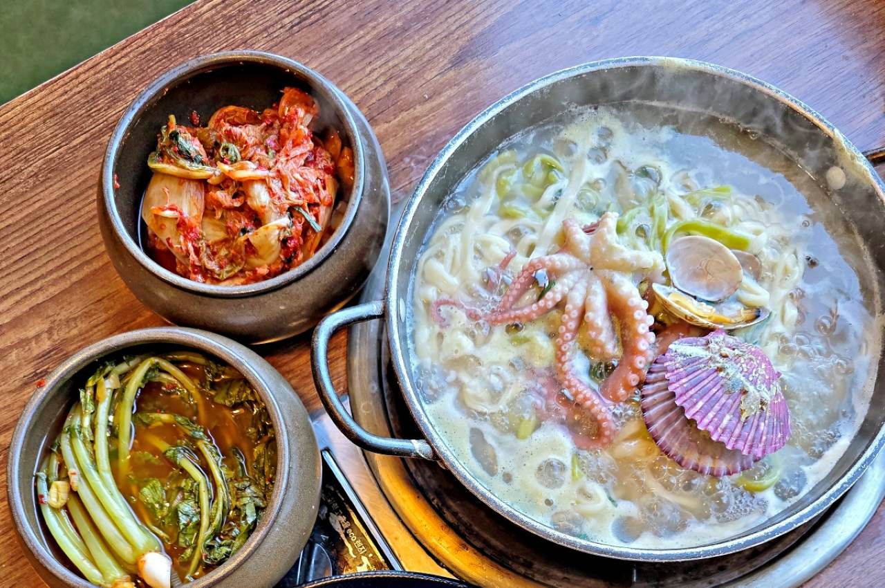 대부도하면 해물! 할머니칼국수