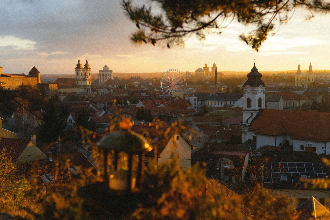 동북쪽 에게르 / 사진=unsplash@BĀBI