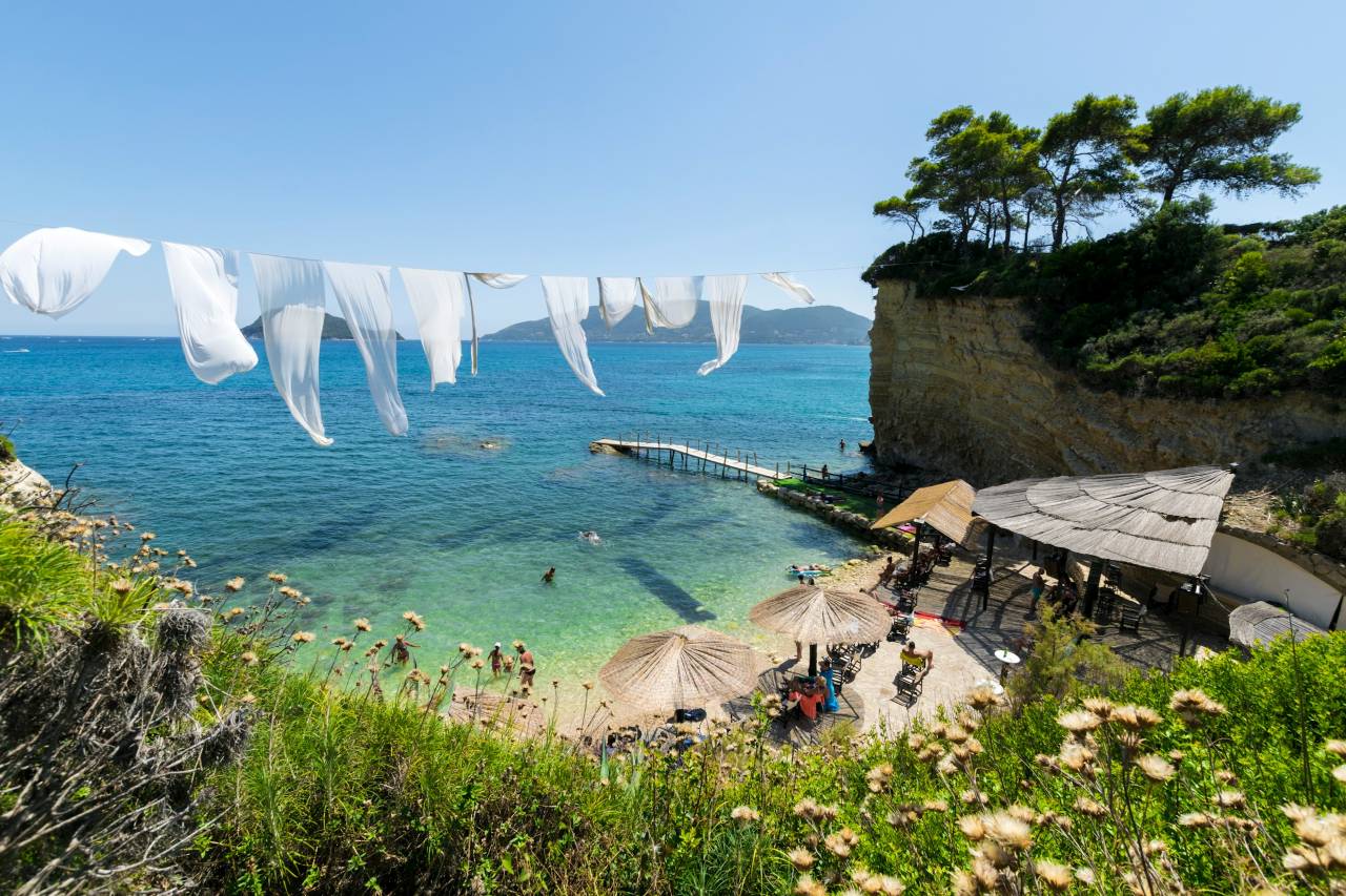산토리니 보다 조용한 자킨토스 / 사진=unsplash@Frenjamin Benklin