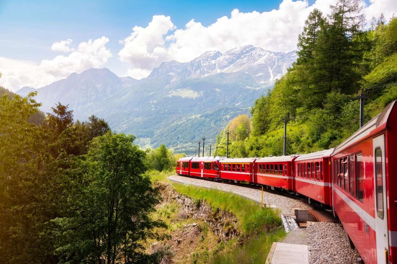 &nbsp;   Take it slow in Switzerland - your Instagram will thank you / Designed by Freepik