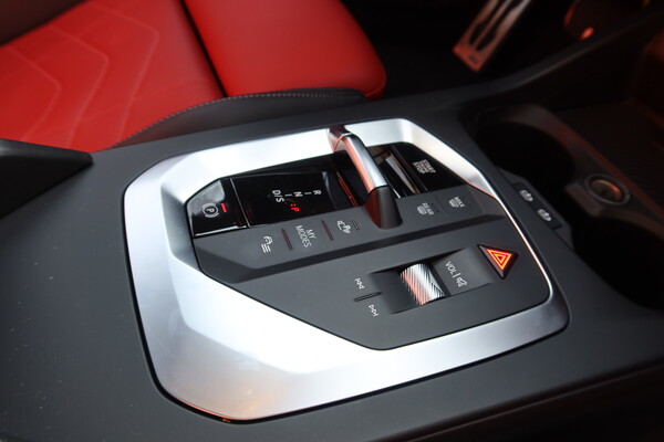 BMW 뉴 M135 xDrive 기어버튼 [오두환 기자]