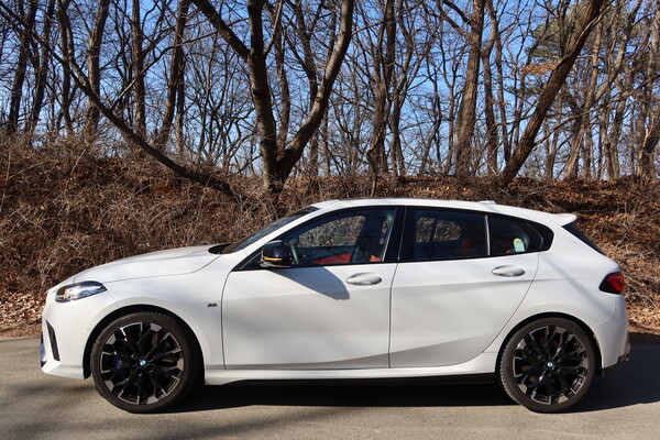 BMW 뉴 M135 xDrive 측면 [오두환 기자]