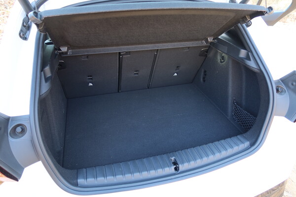 BMW 뉴 M135 xDrive 트렁크 오픈 [오두환 기자]