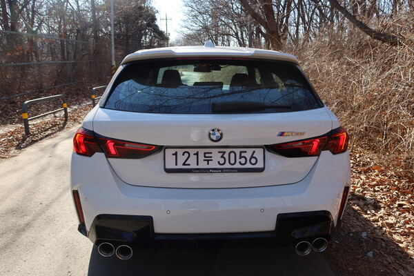 BMW 뉴 M135 xDrive 후면 [오두환 기자]