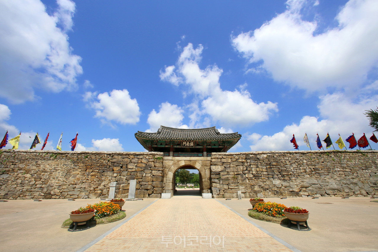 서산해미읍성 전경/사진-서산시