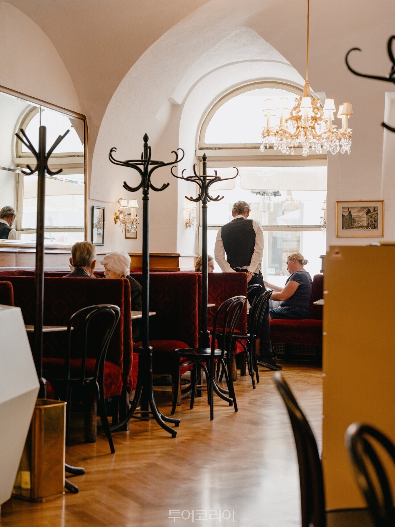 비엔나의 커피하우스 카페 프라우엔후버 내부(café Frauenhuber) ©WienTourismus_Julius Hirtzberger Stemper