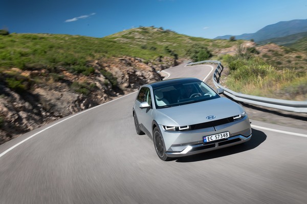 현대차 아이오닉 5 주행 모습.  (사진=현대차 제공)
