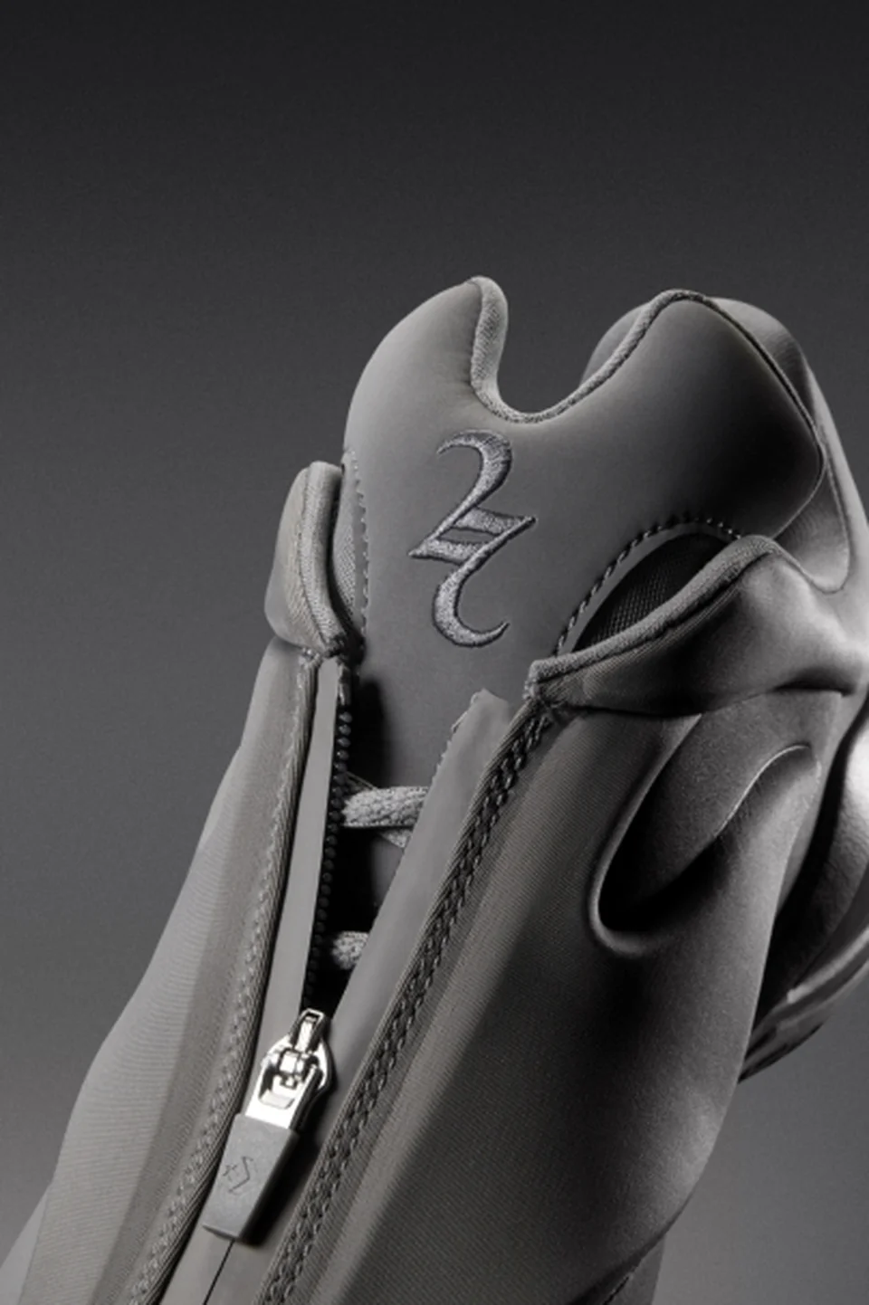 &nbsp;     /Photo=Converse, Shai Gilgeous-Alexander\'s debut signature shoe \'SHAI 001\' hits the market