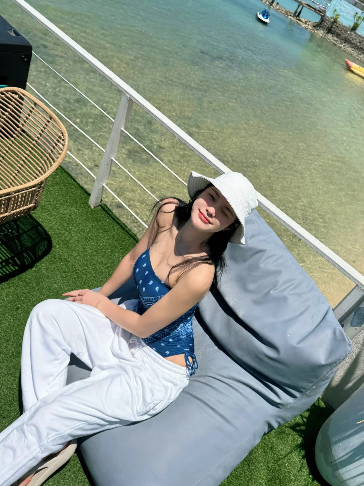 &nbsp;     Summer Accessory Goals | Sun-Smart and Stylish: Rocking the Bucket Hat and White Ensemble / Photo: Han Eudum\'s Instagram