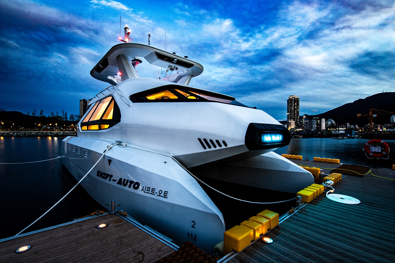 삼성重, 완전자율운항 연구 선박 '시프트 오토' 출항식 개최 ...
