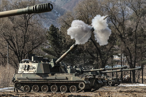 세계 시장 절반' K-9 자주포… 이젠 가성비 넘어 첨단기술 더해야｜동아일보