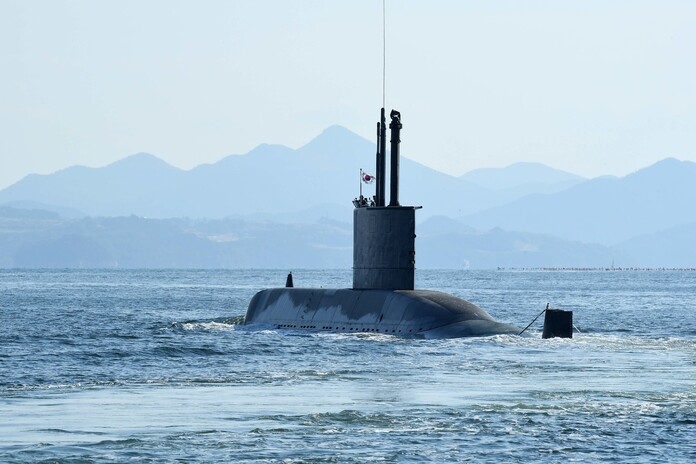 미국 몰래 시작한 한국 첫 잠수함 장보고함, 34년 임무 완수