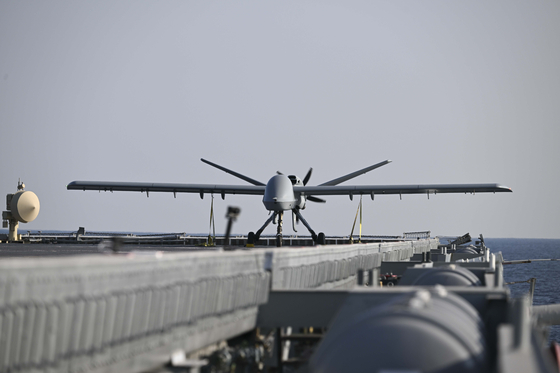 100m 질주해 떴다…美킬러드론, 한국 함정서 첫 이륙실험 성공 | 중앙일보