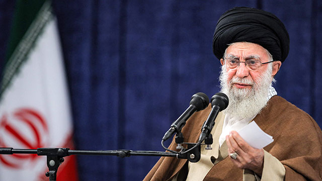 이란 최고지도자 “이슬람 국가, 이스라엘에 석유 팔지 말아야”