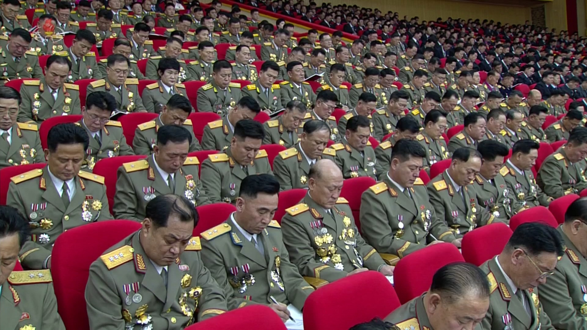 희한한 北마스크 착용…김정은 있으면 안 쓰고 없으면 쓴다 ...