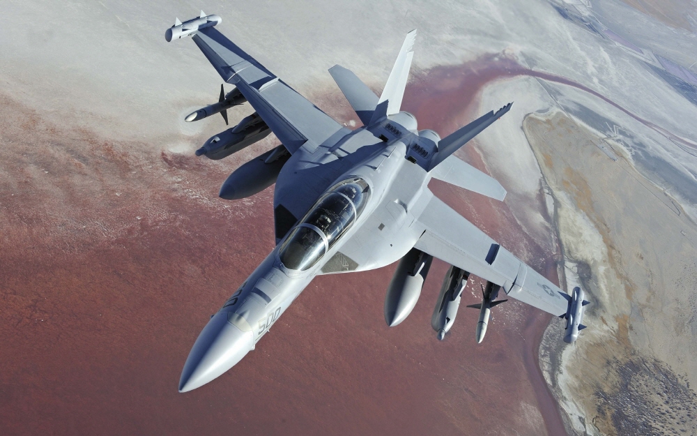 김대영의 무기 인사이드] 세계 최강의 전자전기 'EA-18G 그라울러'