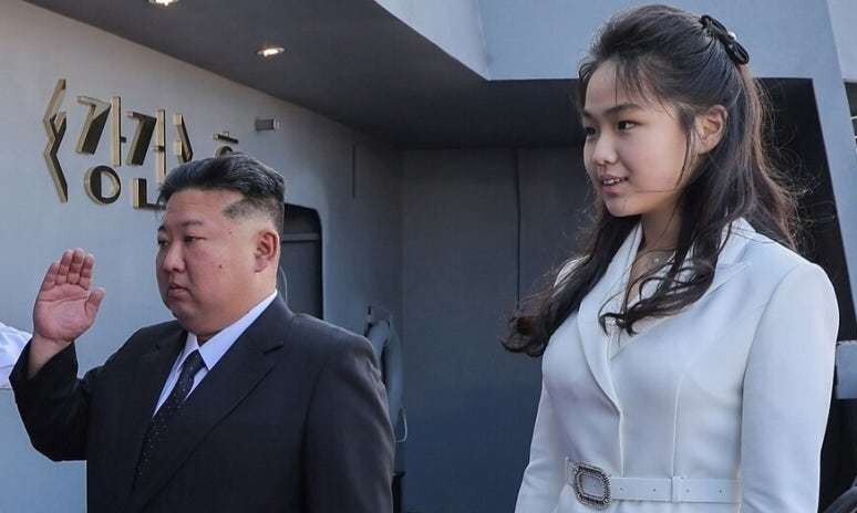 국정원 “김주애, 후계 내정 단계…지난해 연말부터 '서열 2위' 부각”