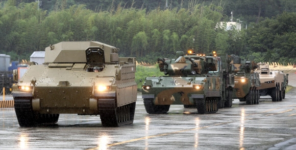 밀리터리 인사이드] 국산 장갑차 '레드백'은 왜 세계 최강인가 | 서울신문