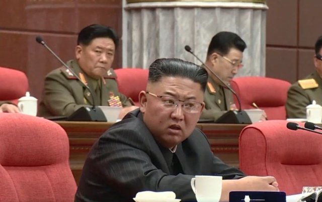 칼춤 추는 김정은, 예고된 피바람이 분다 [주성하의 北카페 ...