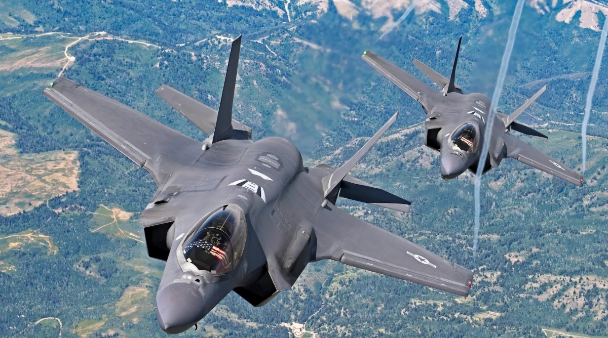 록히드마틴, F-35 스텔스 전투기 올해 200대 생산 목표…'하루 1대' 생산 속도전 - 글로벌이코노믹