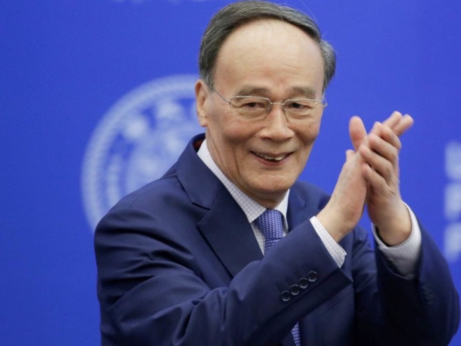 중국 국가 부주석 왕치산 최측근 둥훙, 뇌물수수혐의로 기소 - 글로벌이코노믹