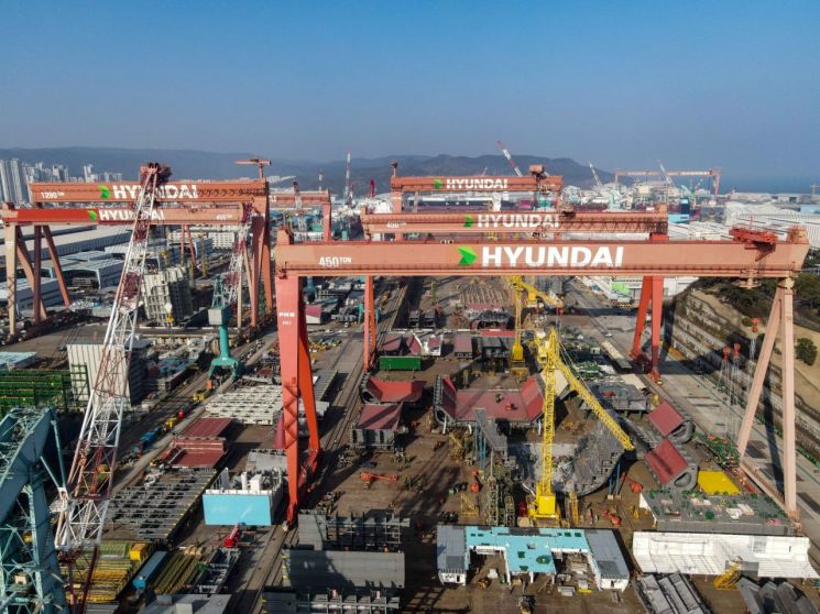 HD현대, '정기선式 퀀텀 점프' 본격화… 조선·건설기계 부문 재편 - 아시아경제