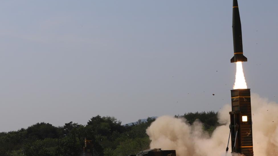 핵개발: 한국인 10명 중 7명 '독자적 핵무기 개발해야' - BBC ...