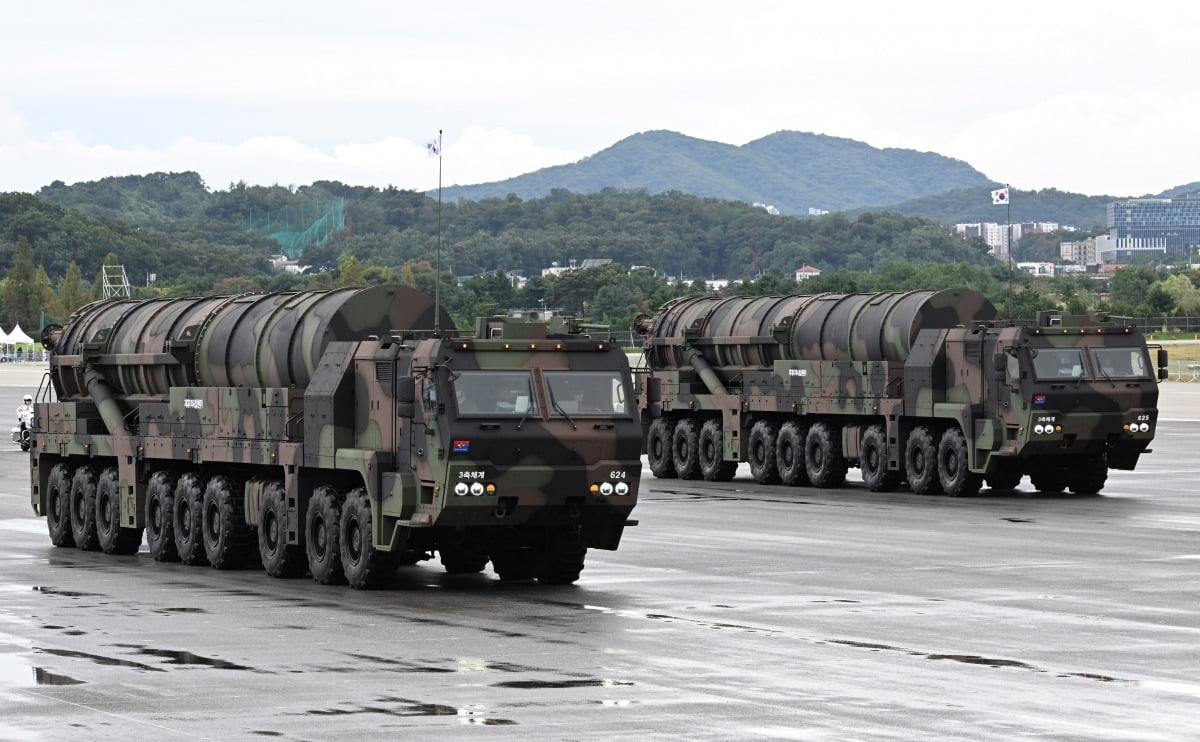 북한 지하 벙커 파괴 가능…괴물 미사일 현무-5 공개 | 한국경제