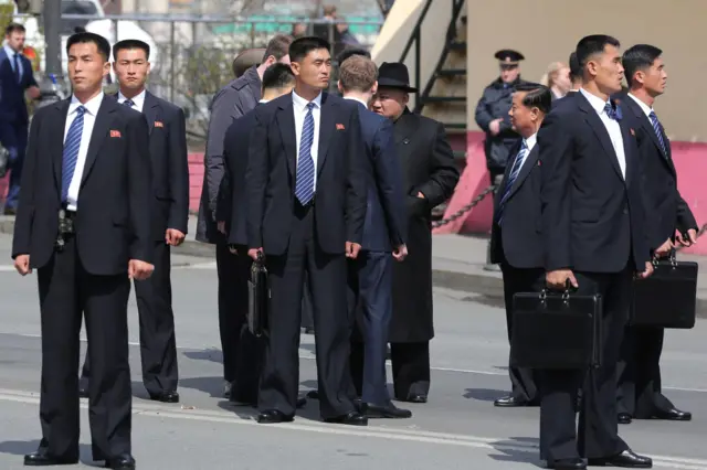 북한 최정예 974부대원이 밝히는 김정은 호화 별장의 비밀 - BBC News 코리아