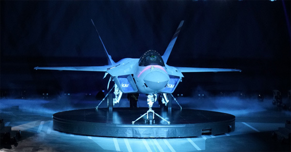 두산重 3D프린팅 기술로 KF-21 전투기에 부품공급 - 매일경제