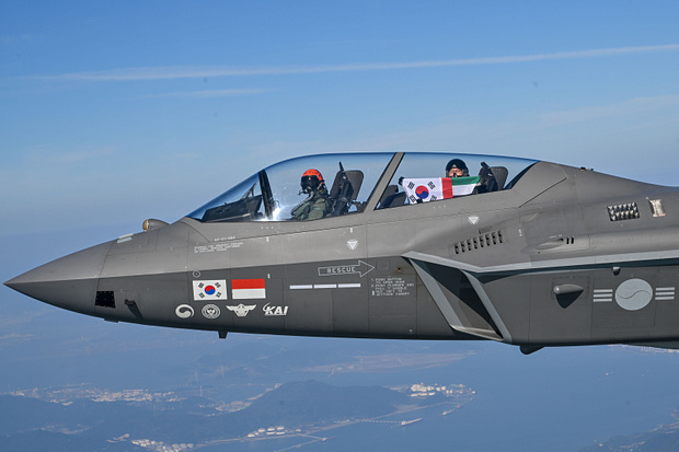 프랑스 '라팔' 샀던 UAE가 한국 KF-21을 탐내는 진짜 이유 [특파원 리포트]