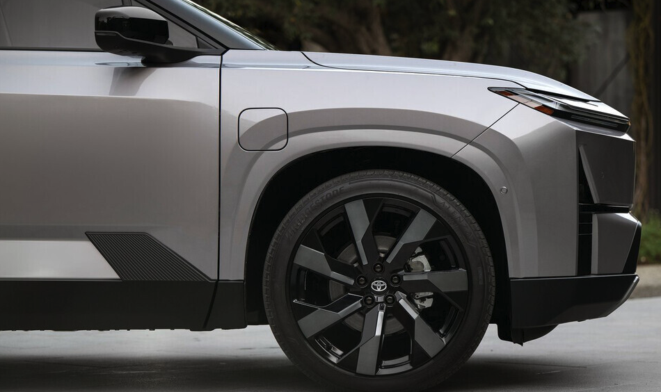 토요타 하이랜더 전기차 공개 7인승 주요정보 알아보기!