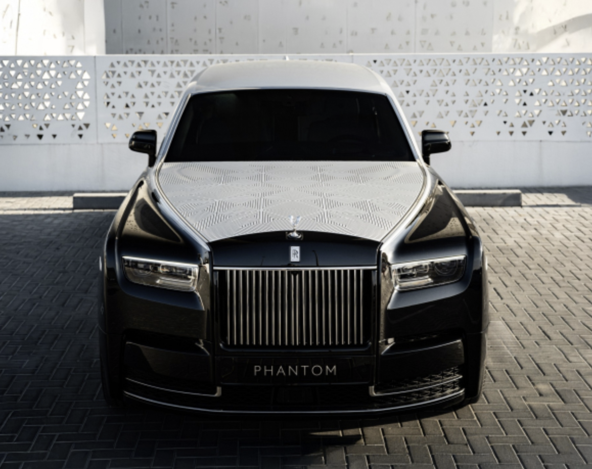 단 한대의 비스포크 롤스로이스 팬텀 아라베스크 공개