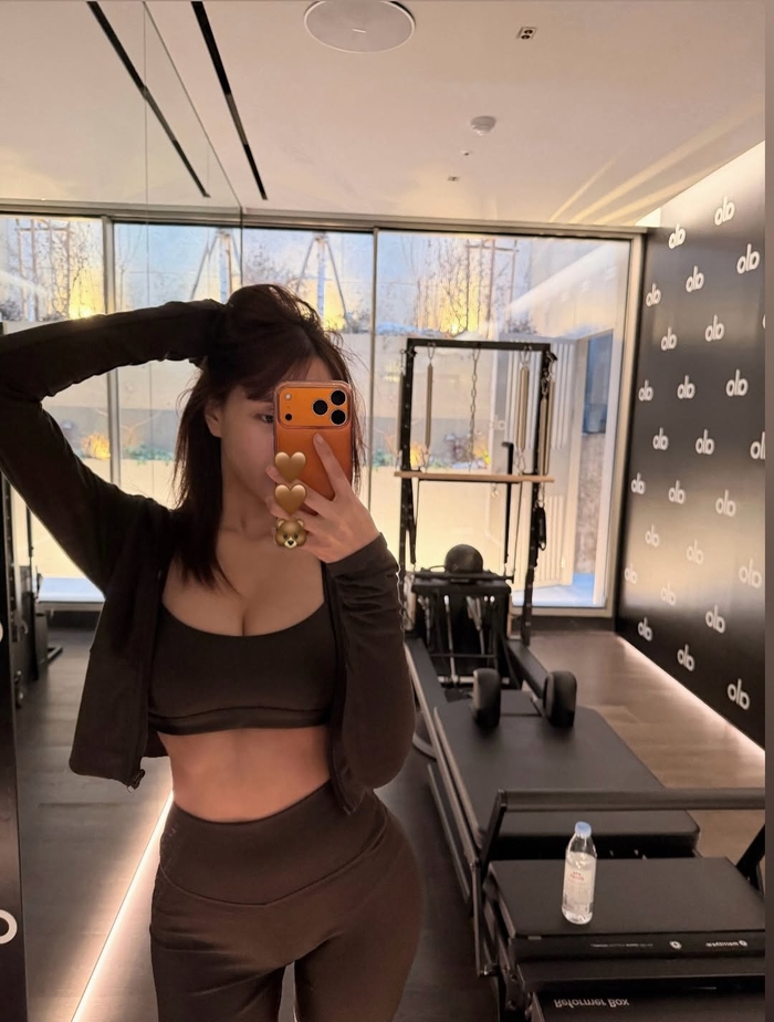 Natti of KISS OF LIFE: Discover Her Stunning Pilates Transformation!