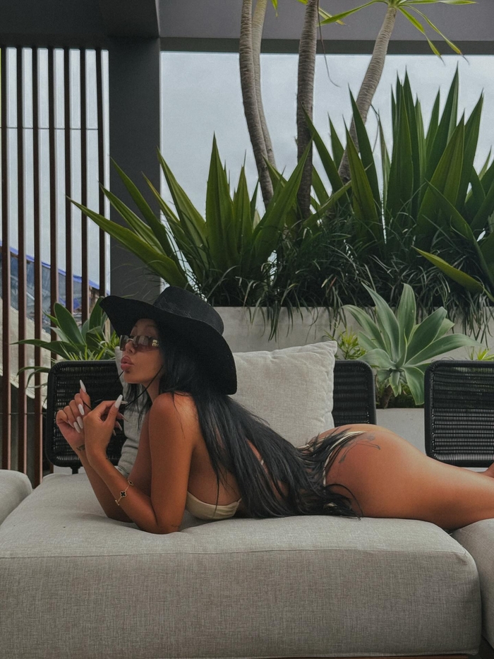 &nbsp;Jessi SNS