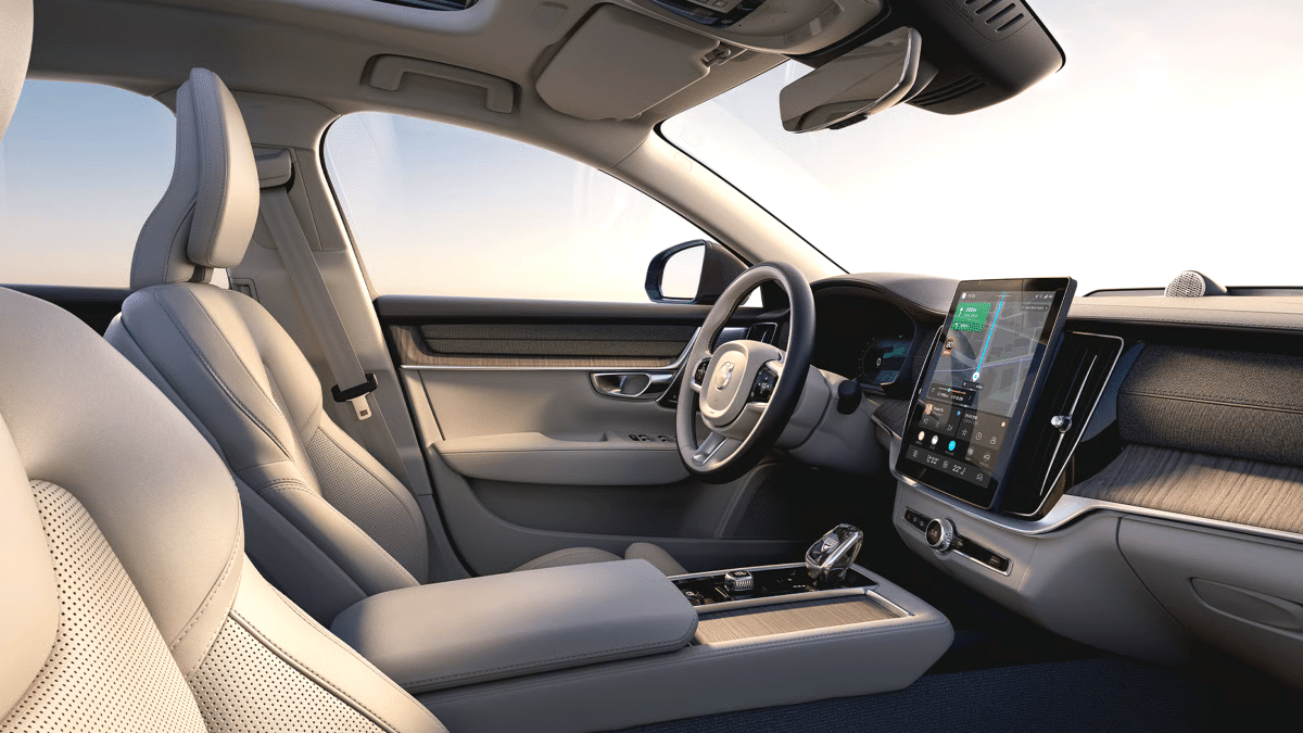 2026’s Best Hybrid Sedan: How Volvo S90 T8 Outshines Its Competitors