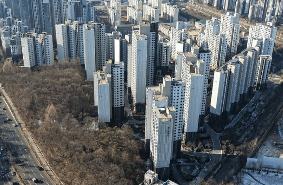 18억 집 샀다가 '날벼락' ... 국가 상대로 소송 건 어느 가장의 호소 4 정부 대출 규제