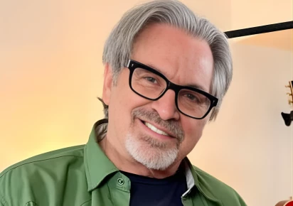 배우 로버트 캐러딘(Robert Carradine)