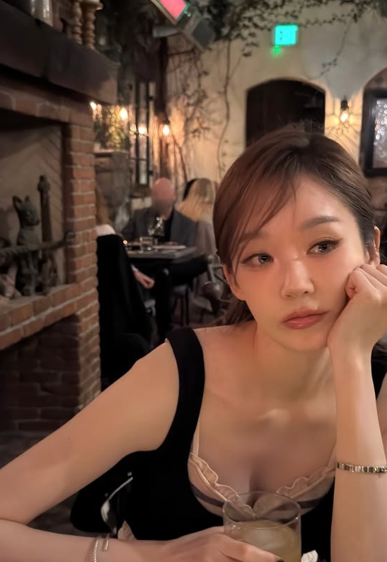 강민경 패션