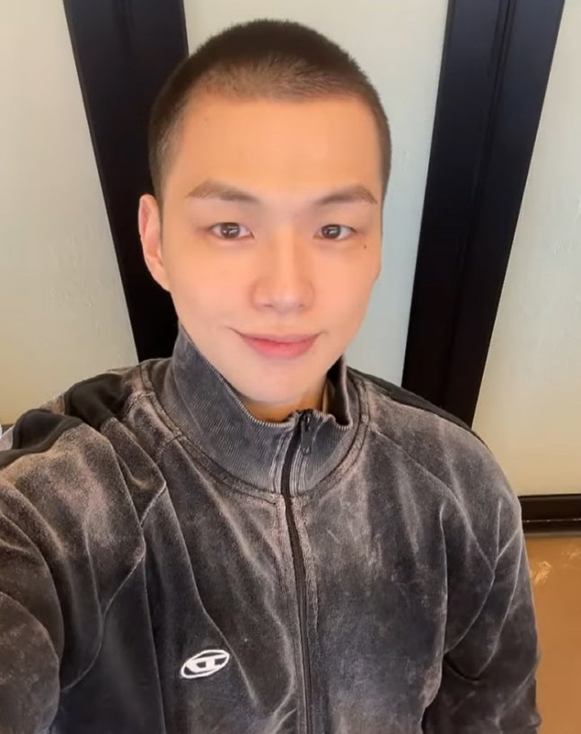 강다니엘이 입대를 앞두고 삭발 모습을 공개했다. (하이컷 제공)
