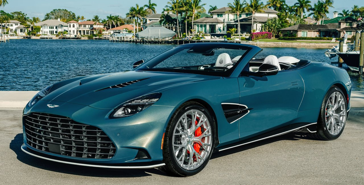 애스턴마틴 뱅퀴시 볼란테 웨이브 에디션 / 사진=애스턴마틴