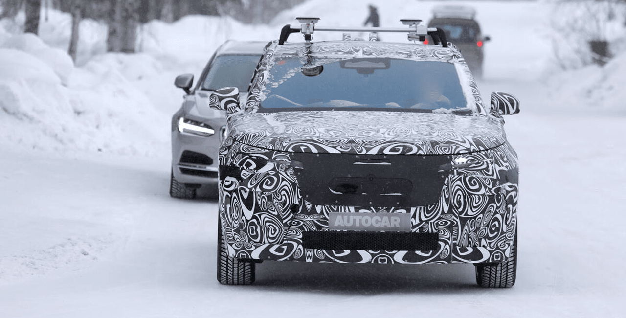 레인지로버 벨라 EV 스파이샷 / 사진=AUTOCAR