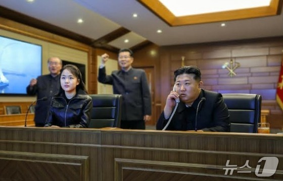 On Tuesday, Kim Jong Un, General Secretary of the Workers\' Party of Korea, and his daughter Ju-ae observed the test launch of the strategic cruise missile / Rodong Sinmun
