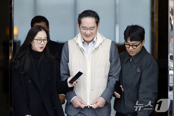 Is Brunello Cucinelli the New Power Suit? Fashion Choices of Lee Jae-Yong and Chung Eui-Sun