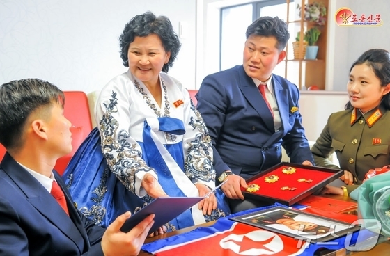 On March 20, Rodong Sinmun, the official newspaper of North Korea’s Workers’ Party, highlighted Saebyeol Street—a housing complex built in Pyongyang for the families of soldiers deployed to Russia—and reported that the North Korean system is a world of great love and loyalty / Rodong Sinmun